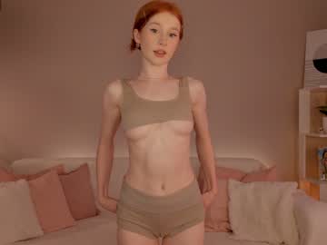 girl
        leahsthetics cam image #4022417