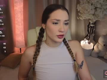 girl
        lori_blushcrystal cam image #5996560