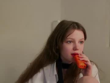 girl
        ur_mary_ cam image #6660198