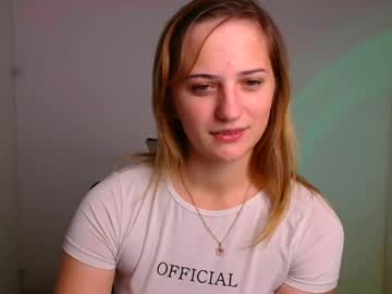 girl
        molly_lyyy cam image #5360761