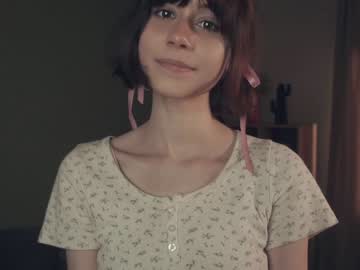 girl
        meghanash cam image #4024128