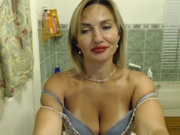 girl
        mallinia cam image #1980393