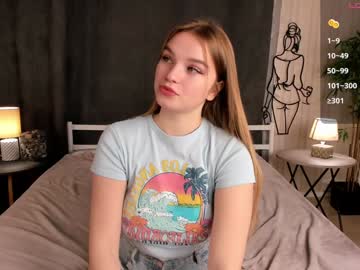 girl
        janetjennings cam image #5969457