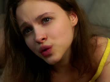 girl
        a_whole_eternity cam image #4951474