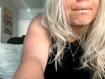 girl
        minimomo246 cam image #2217552