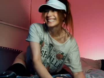 girl
        anjaoh cam image #6219568