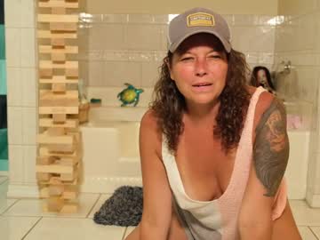 girl
        nellebeachgirl cam image #4164308