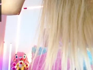girl
        angely_18 cam image #6714444