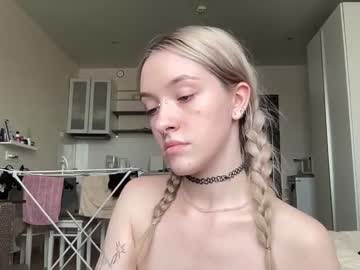 girl
        crrystalluna cam image #2363602