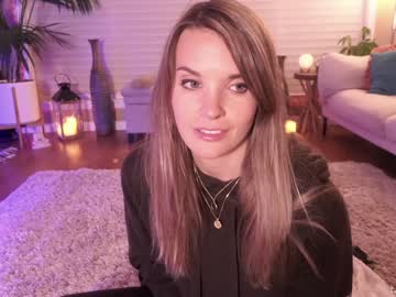 girl
        phoenix_taylor cam image #220865