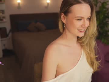 girl
        your_kat cam image #3982233