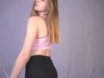 girl
        lover_chill cam image #2970091