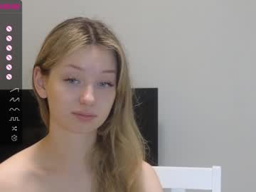 girl
        evafrancis cam image #1835427