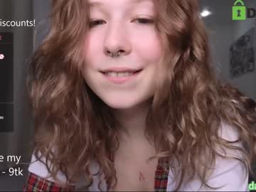 girl
        lottie_shine cam image #3796253