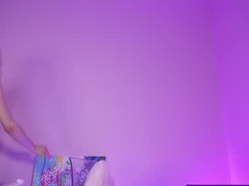 girl
        bunnydollstella cam image #3767088