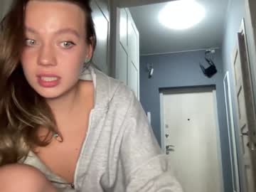girl
        angel_from_sky cam image #4340452