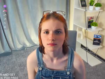 girl
        cloverbradway cam image #5132199