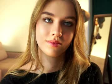 girl
        adorableash cam image #5318264