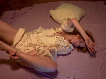 girl
        ellaa91 cam image #3335428