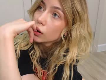 girl
        rainauge cam image #4458754