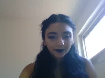 girl
        dreamymermaid cam image #1759290