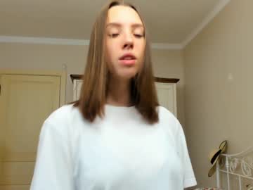 girl
        gracekrueger cam image #2737455