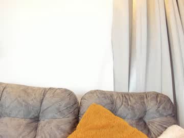 girl
        alicia_lang cam image #306072