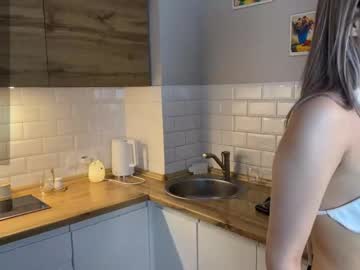 girl
        pureandinnocent_ cam image #4740404