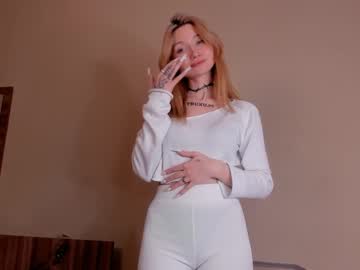 girl
        new_aliceworld cam image #3363286