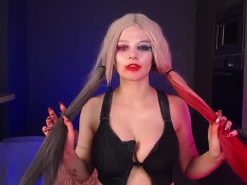 girl
        lorienn cam image #2741730