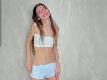 girl
        cutie_ghostie cam image #3629505