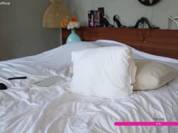 girl
        emilia98xxx cam image #2585300