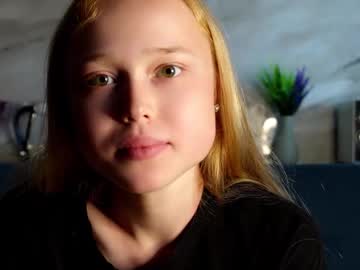 girl
        gemmabrabazon cam image #4419618