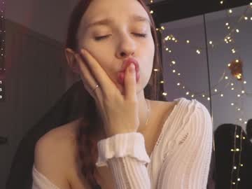 girl
        alisaa_01 cam image #5940034