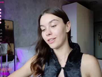girl
        nika_lodge cam image #2164126