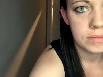 girl
        fallen_angel927 cam image #4172363