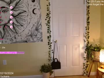 girl
        skybella_ cam image #3535338