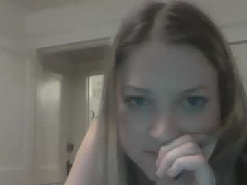 girl
        molly_witha_chancexo cam image #1725420