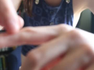 girl
        ellynaomi cam image #2114101
