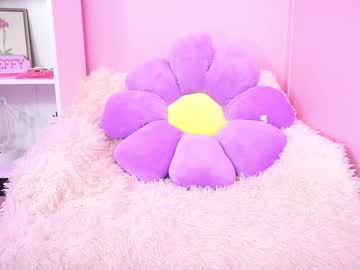 girl
        little_effy18_ cam image #6600477