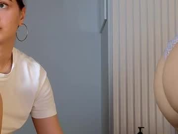 girl
        hailey_would cam image #4817749