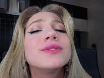 girl
        yononeey cam image #3742368