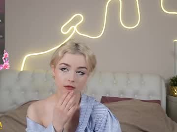 girl
        butterfly__girl cam image #6631343