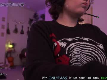girl
        evelynpiers cam image #228562