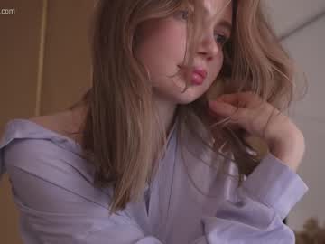 girl
        love_machine_ cam image #3394556