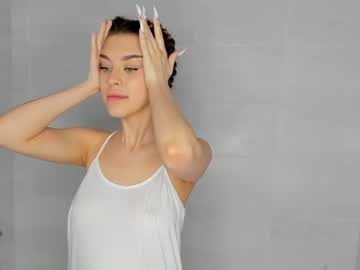 girl
        dana_bananna_ cam image #1177612