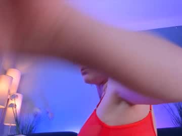 girl
        littlee33 cam image #1046307