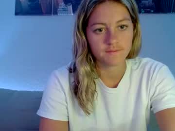 girl
        beccafields cam image #1558912