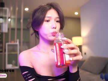 girl
        yoori_s cam image #4477359