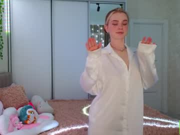 girl
        cyberslime cam image #3456674